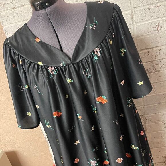 Vintage Anthony Richards Black Floral Muu Muu House Dress Plus Size 1X - Picture 1 of 9